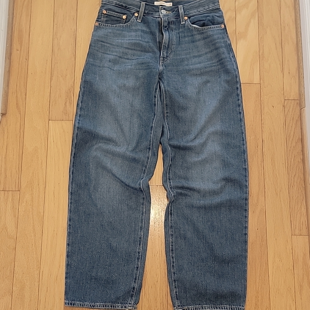 Levis premium denim baggy dad in size 27